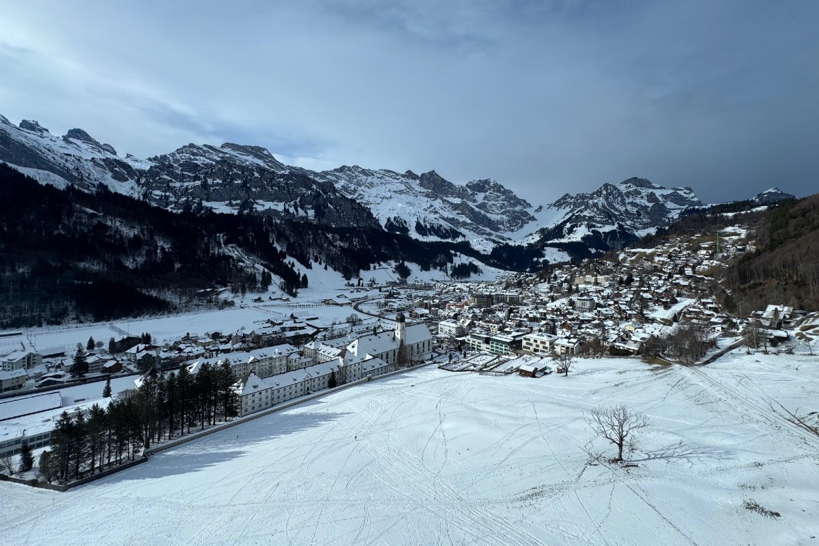 Engelberg Monastery and Town in Winter © Ultimate-Ski.com