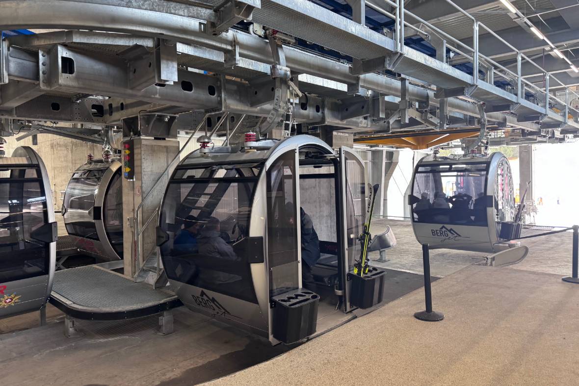 Flumserberg Tannenboden Bergjet Gondola