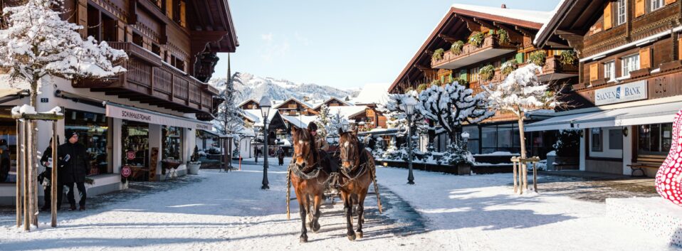 Gstaad-Winter-Village-Central-Promenade