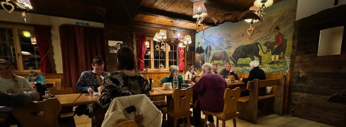 Restaurant de Moiry Grimentz Interior © Ultimate-Ski.com