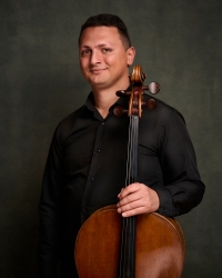 Arian Zherka, violoncello